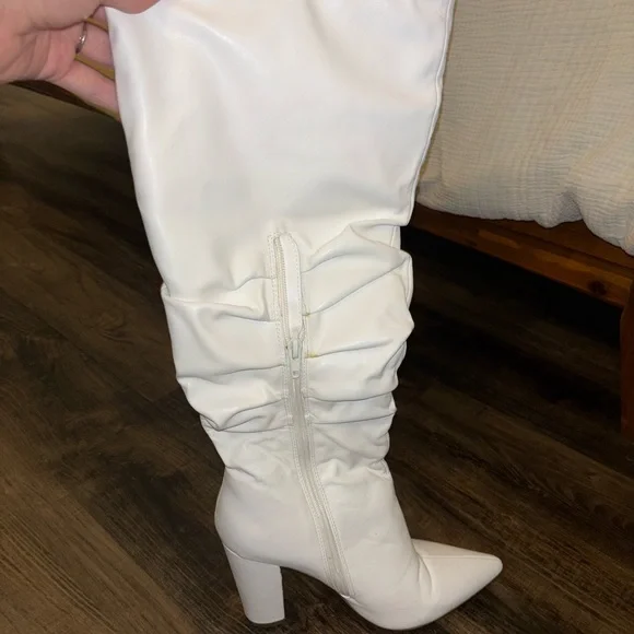 Elegant White Knee-High Women's Boots - Picture 3 of 3